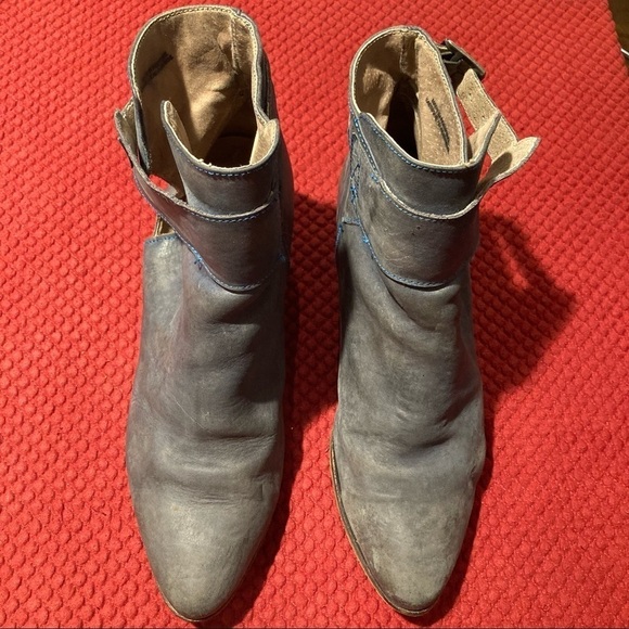 FREE PEOPLE Sz 40 Belleville Ankle Booties Side Buckle Made in Portugal - Picture 2 of 8